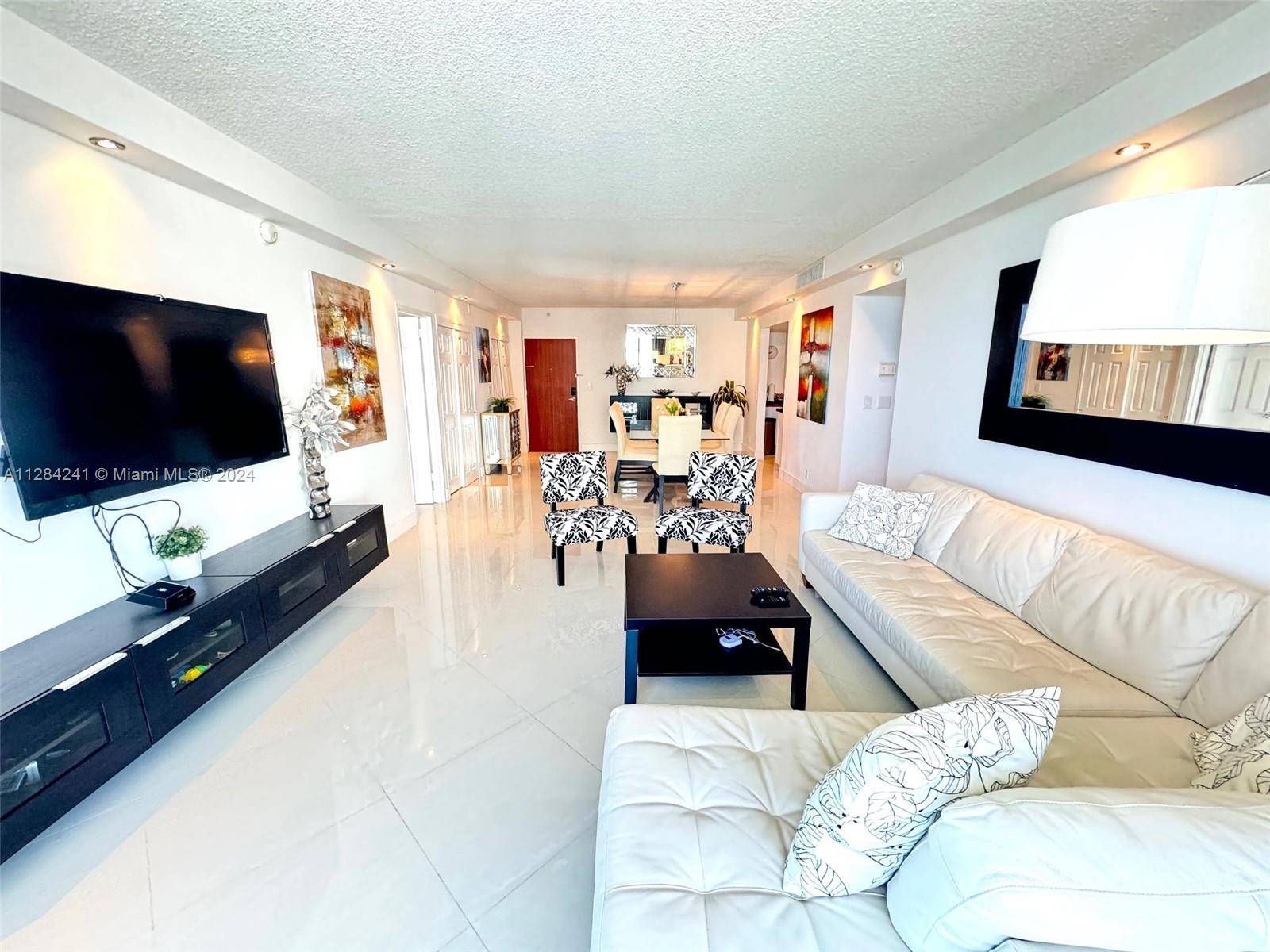 3901 S Ocean DrHollywood - Condo/Co-Op/Seasonal,Condo condo unit 8E - picture