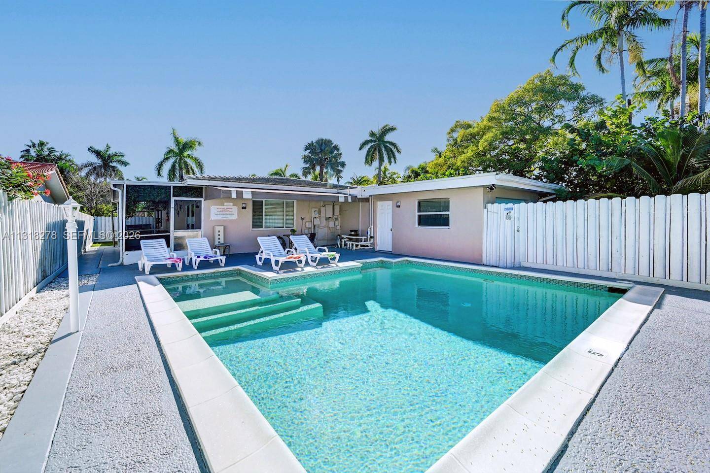 825 Harrison StHollywood - picture
