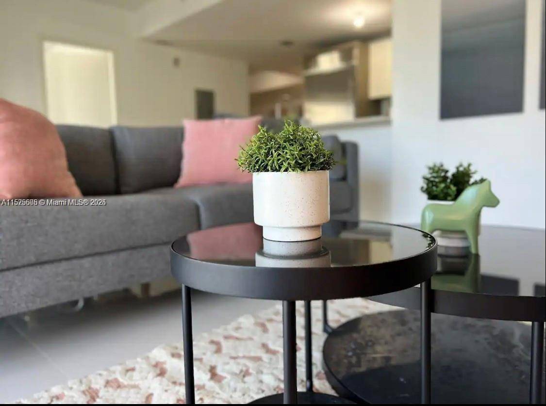 1300 BRICKELL BAY DRMiami - Condo 5+ Stories,Condo condo unit 3400 - picture