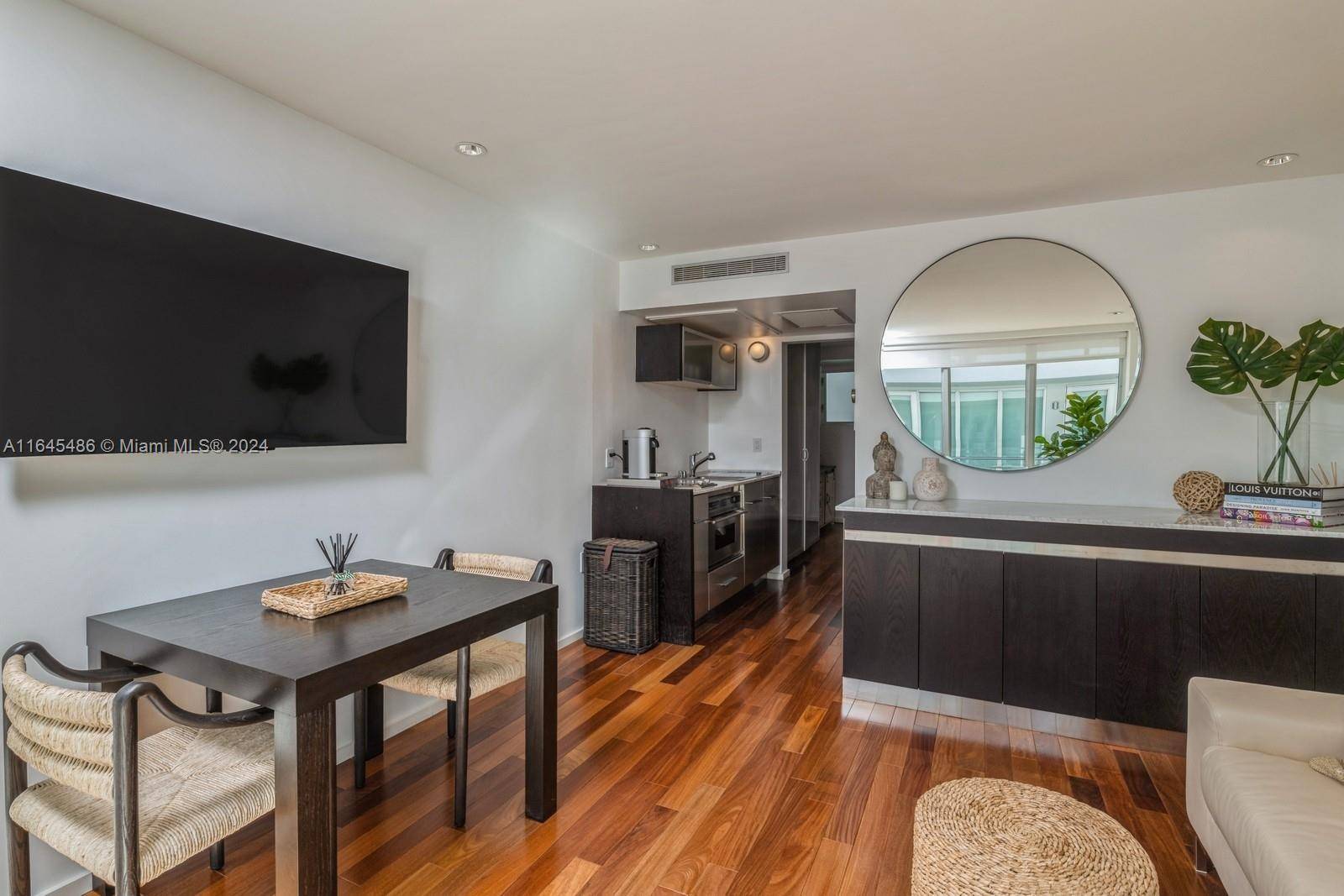 1601 West AveMiami Beach - Condo/Co-Op/Seasonal,Condo condo unit 208 - picture