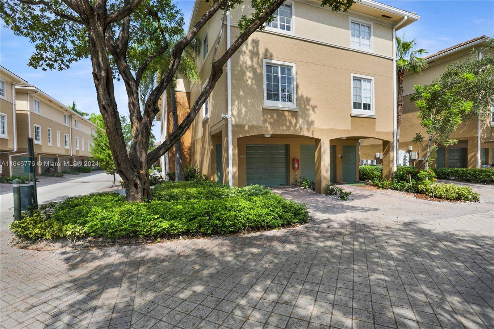2941 NE 185th StMiami - Townhouse condo unit 1305 - picture