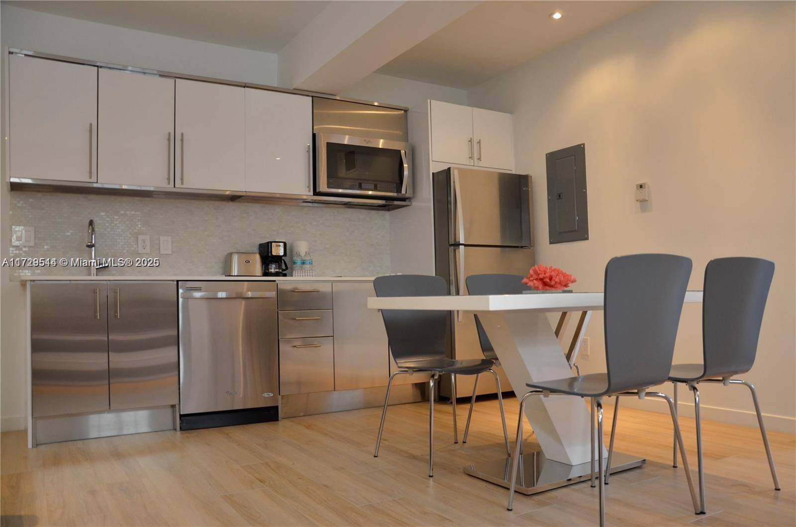 700 16th StMiami Beach - Condo 1-4 Stories,Condo condo unit 201 - picture