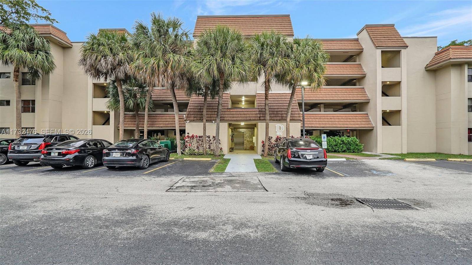 481 Ives Dairy RdMiami - Condo 1-4 Stories,Condo condo unit 105-4 - picture