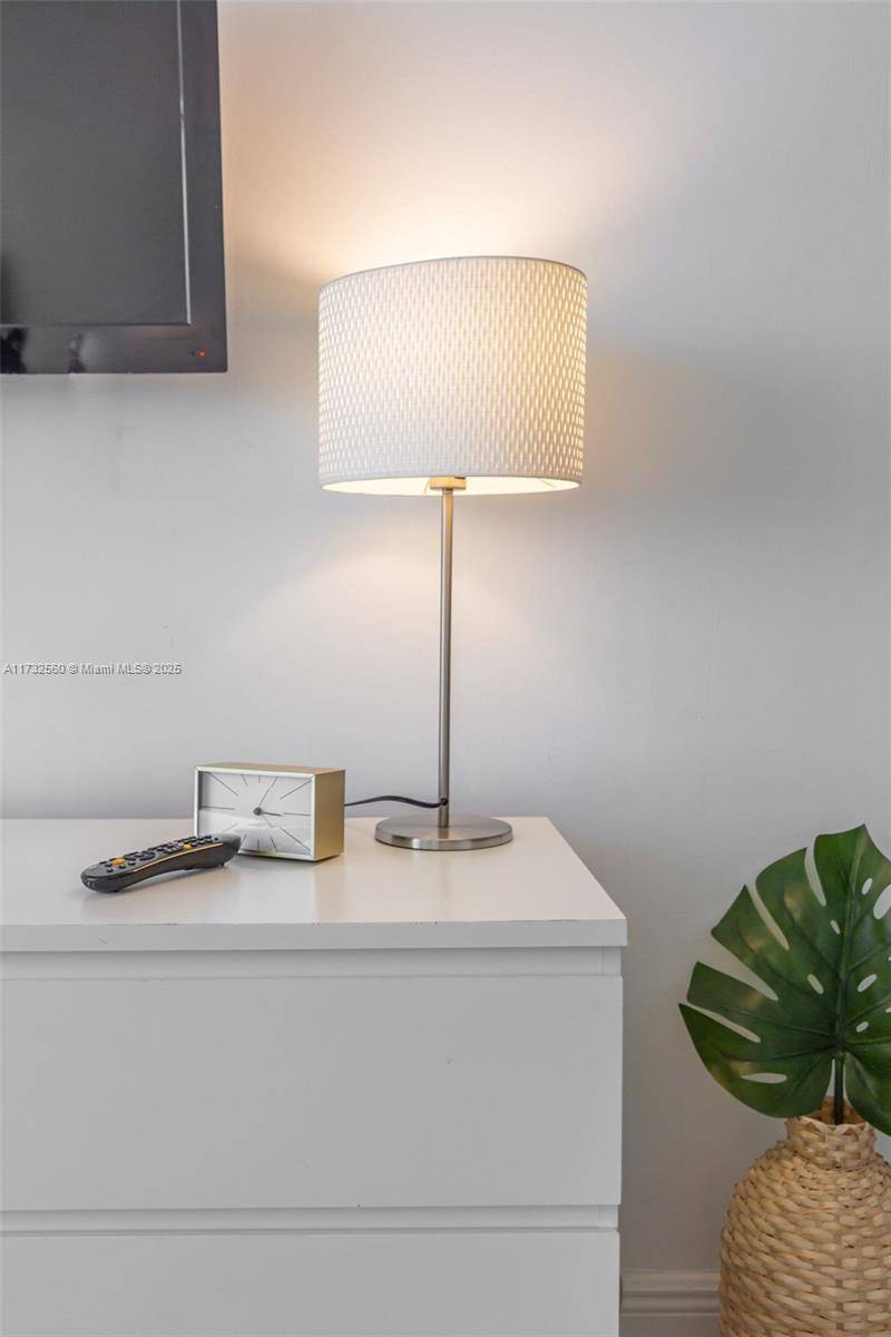 5445 Collins AveMiami Beach - Eff/Std/Hotel Room-Annual,Condo condo unit 1623 - picture