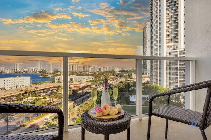 18001 Collins AveSunny Isles Beach - Condo-Hotel,Condo condo unit 903 - picture