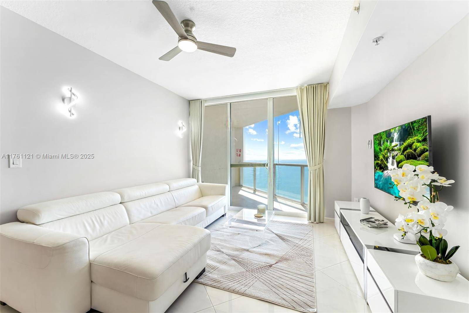 16699 Collins AveSunny Isles Beach - Condo/Co-Op/Seasonal,Condo condo unit 2810 - picture
