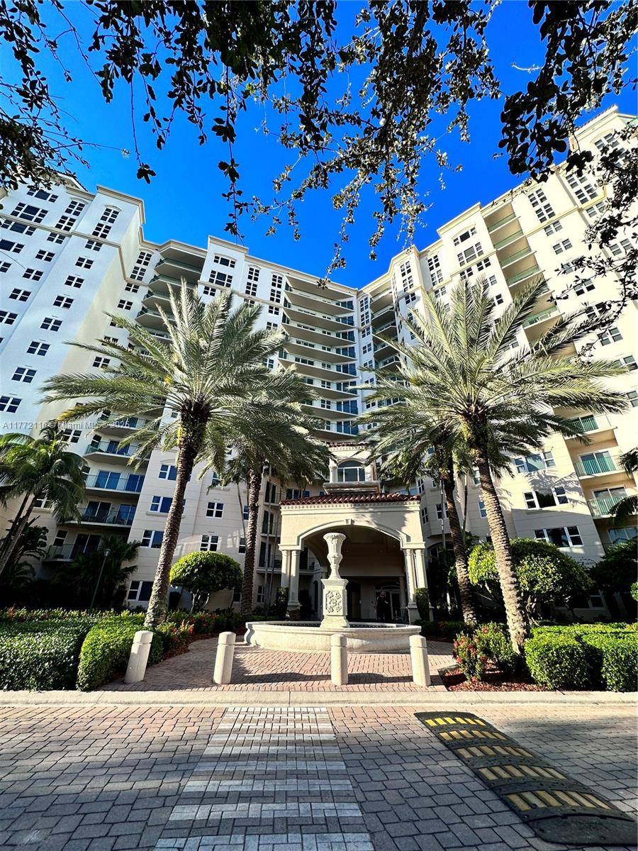 19900 E Country Club DrAventura - Condo 5+ Stories,Condo condo unit 1012 - picture
