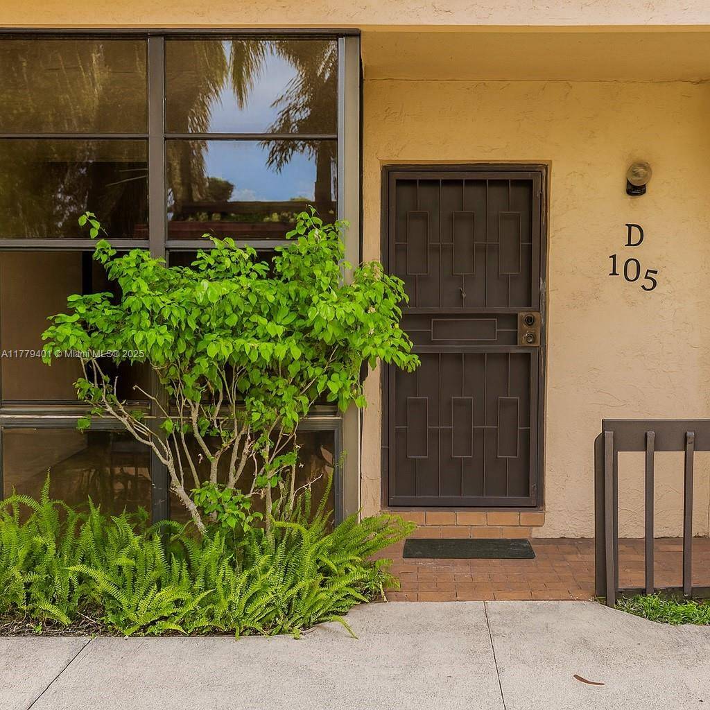 800 NE 199th StMiami - Condo 1-4 Stories,Condo condo unit 105D - picture