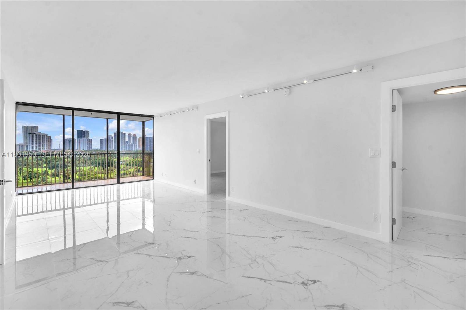 20335 W Country Club DrAventura - Condo 5+ Stories,Condo condo unit 1108 - picture