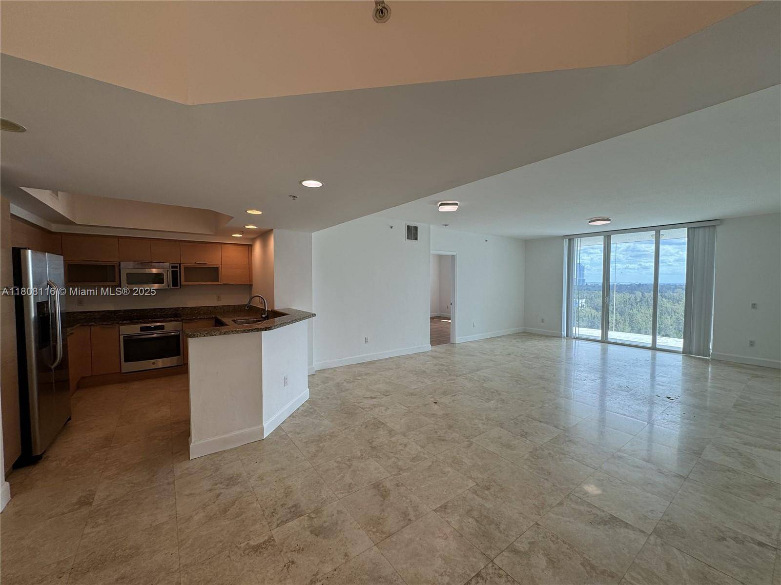 15051 Royal Oaks LnNorth Miami - Condo 5+ Stories,Condo condo unit 1604 - picture