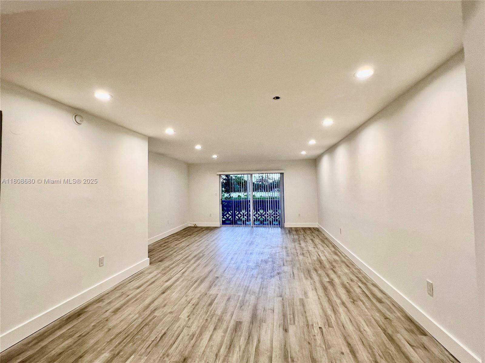 2005 Sans Souci BlvdNorth Miami - Condo 1-4 Stories,Condo condo unit 202 - picture