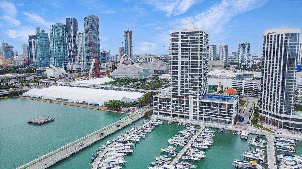 1717 N Bayshore DrMiami - Apartments-Seasonal,Condo condo unit A-1734 - picture