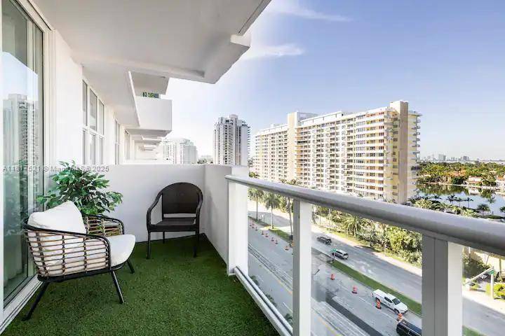 5601 Collins AveMiami Beach - Condo 5+ Stories,Condo condo unit 923 - picture