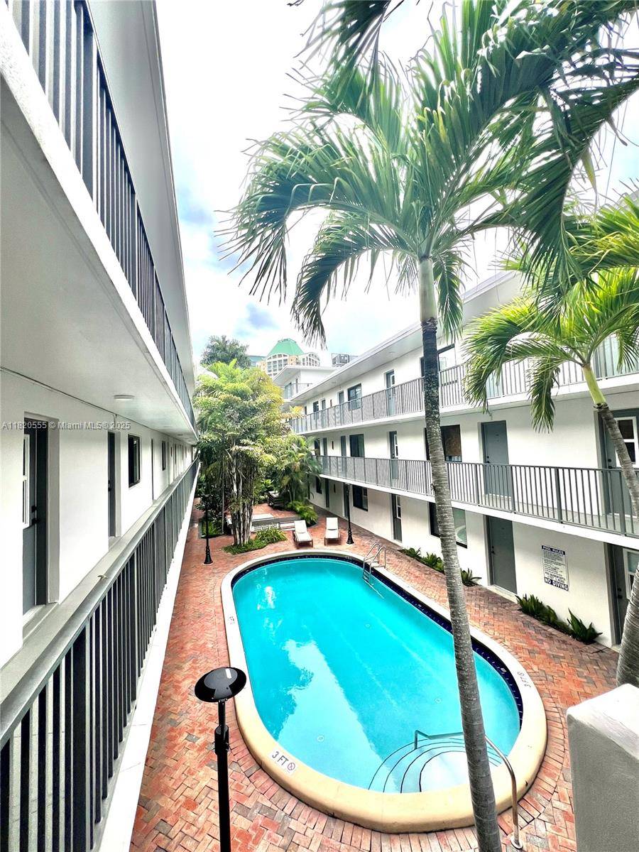 3240 Mary StMiami - Condo 1-4 Stories,Condo condo unit S207 - picture