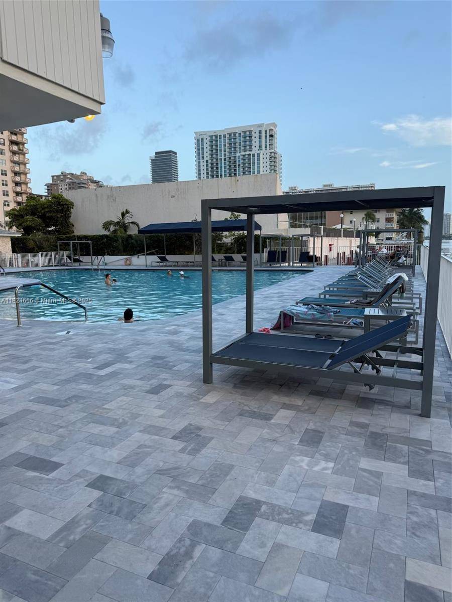 1833 S Ocean DrHallandale Beach - Condo 5+ Stories,Condo condo unit 305 - picture