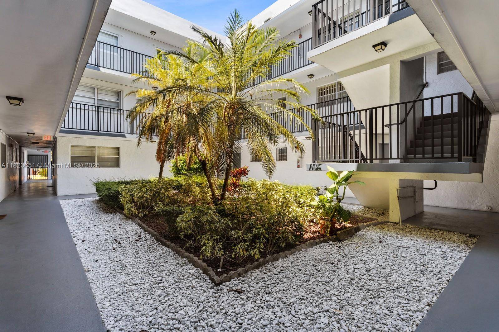 1800 SW 25th StMiami - Condo 1-4 Stories,Condo condo unit 2102 - picture