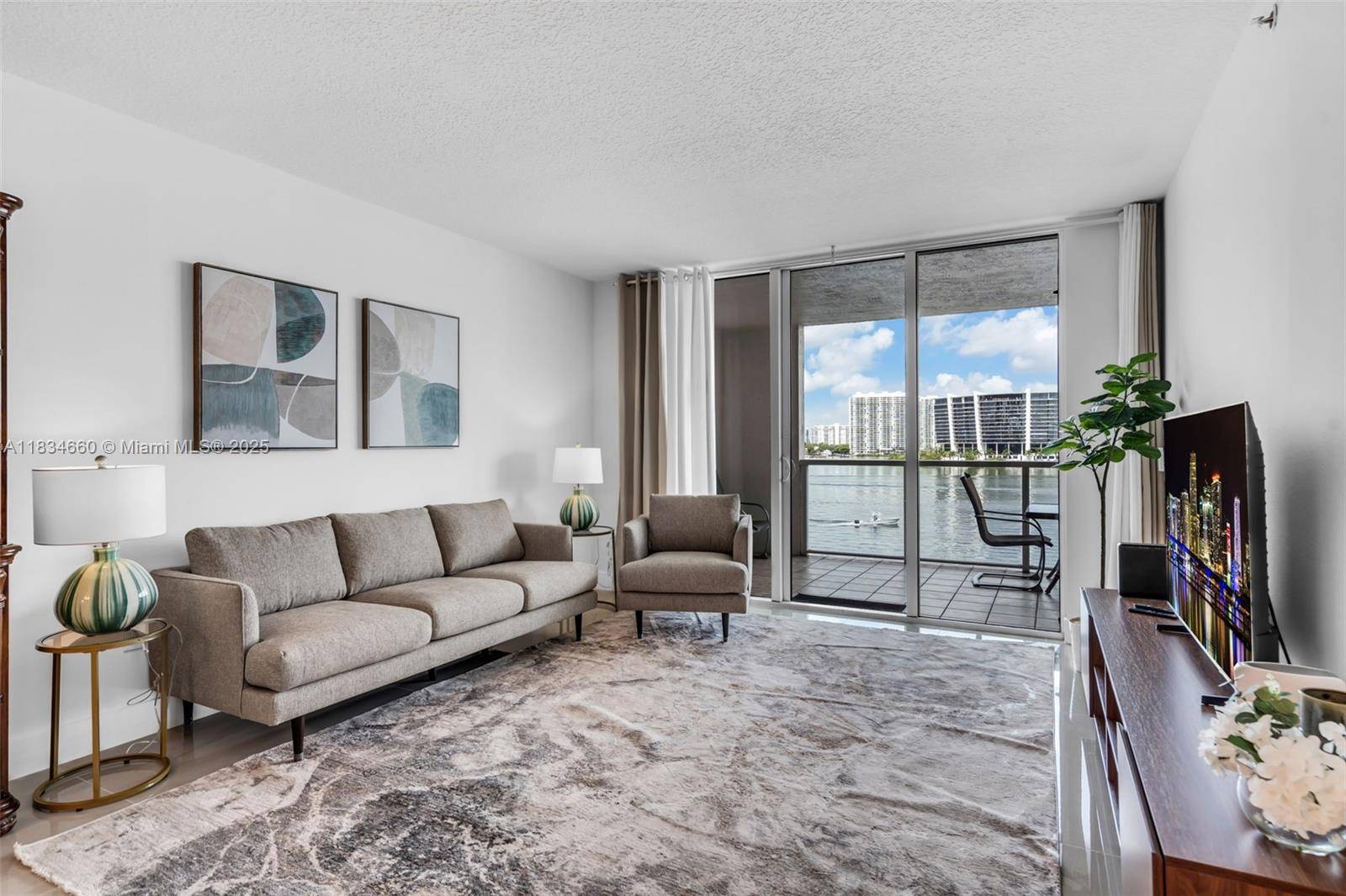 18100 N Bay RdSunny Isles Beach - Condo/Co-Op/Seasonal,Condo condo unit 709 - picture