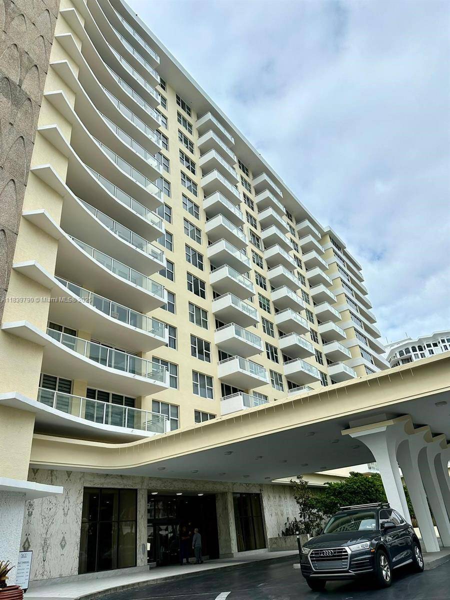 5600 Collins AveMiami Beach - Condo/Co-Op/Annual,Condo condo unit 10U - picture