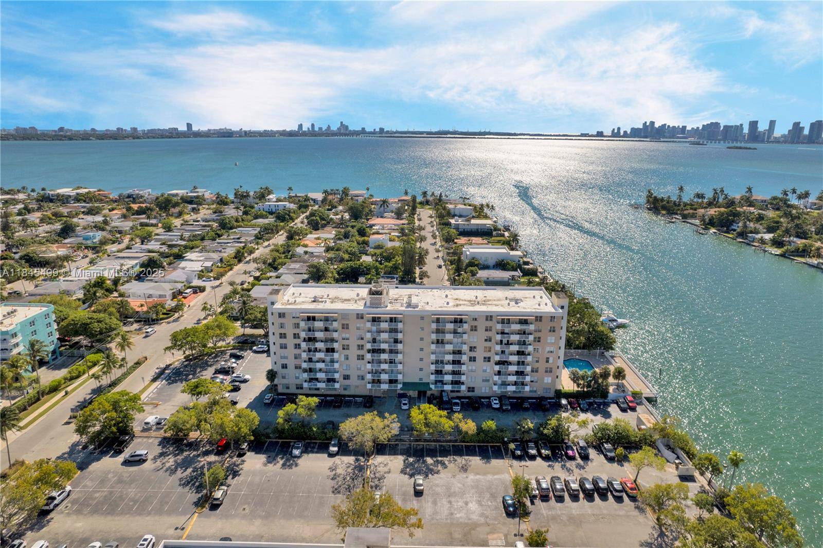 1455 N Treasure DrNorth Bay Village - Condo 5+ Stories,Condo condo unit PH-G - picture