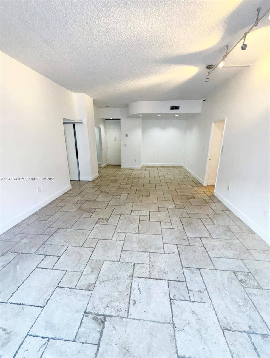 20505 E Country Club DrAventura - Condo 5+ Stories,Condo condo unit 135 - picture