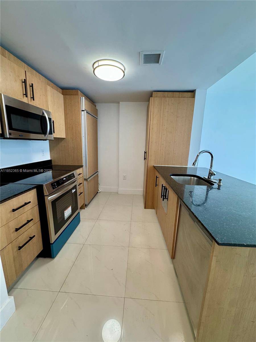 10275 Collins AveBal Harbour - Condo 5+ Stories,Condo condo unit 316 - picture