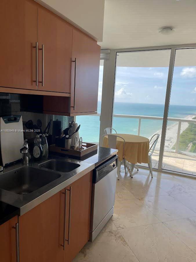 6365 Collins AveMiami Beach - Condo/Co-Op/Seasonal,Condo condo unit 3404 - picture