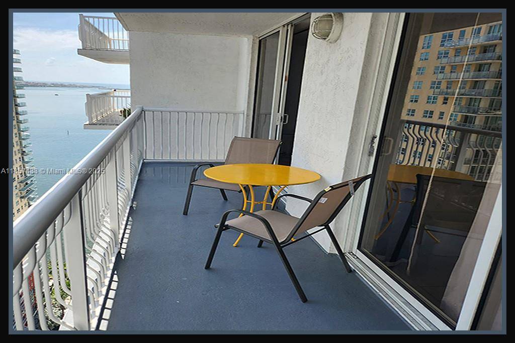 1200 E Brickell Bay DrMiami - Condo/Co-Op/Seasonal,Condo condo unit 3304 - picture