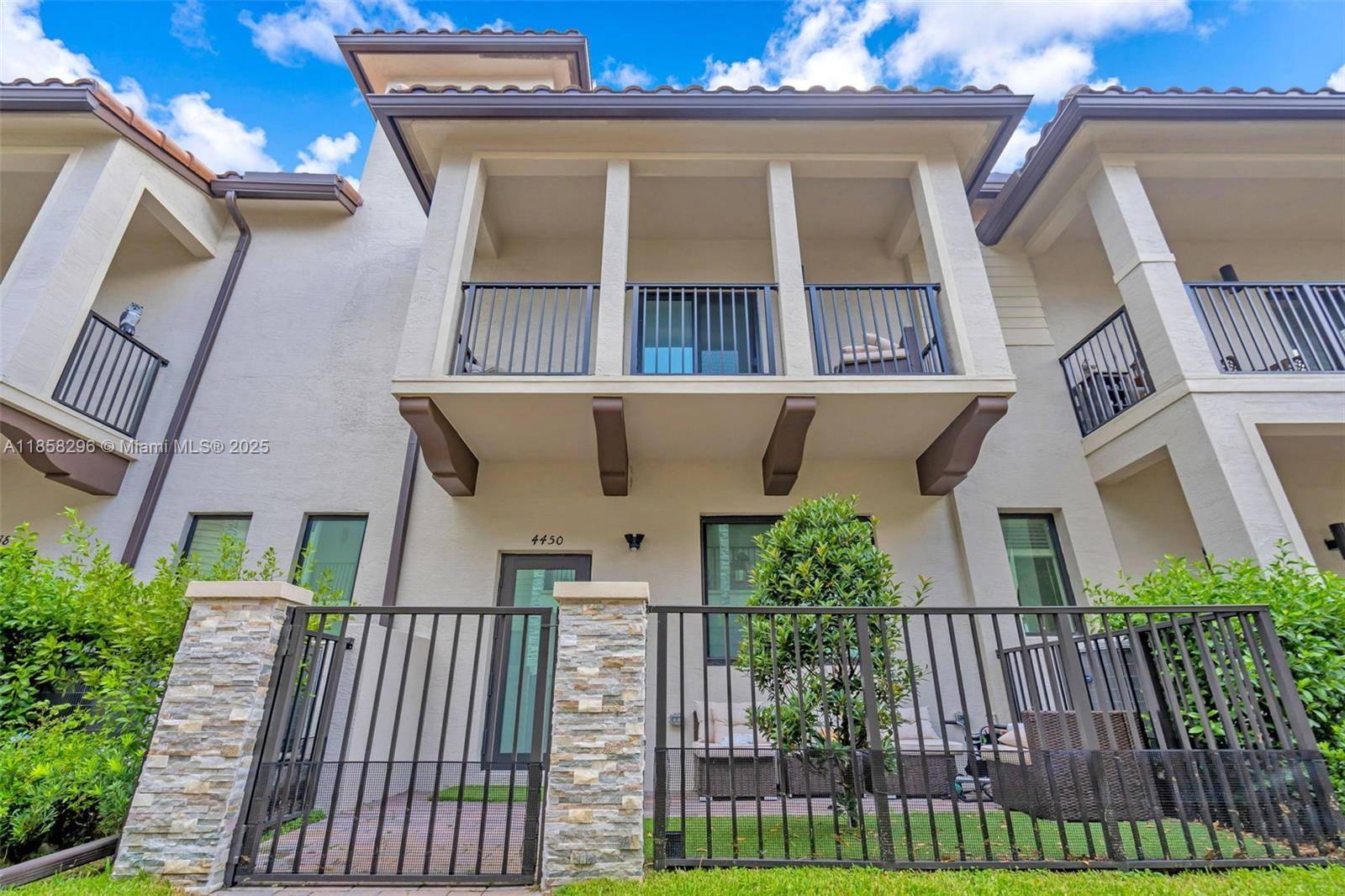 4450 NW 83rd PkwyDoral - Townhouse/Villa-Annual,Townhouse condo unit . - picture