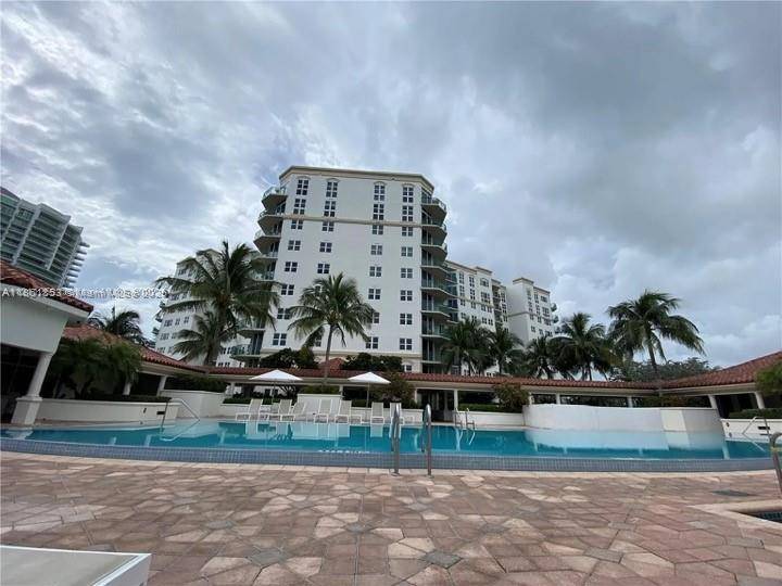 19900 E Country Club DrAventura - Condo/Co-Op/Annual,Apartment condo unit 612 - picture