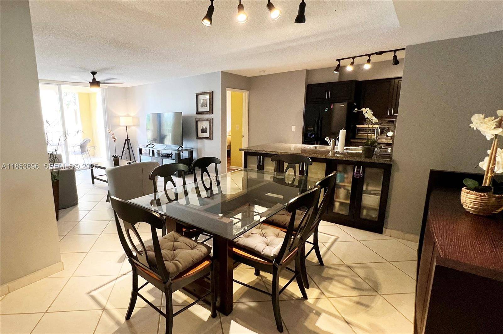 19555 E Country Club DrAventura - Condo 5+ Stories,Condo condo unit 8305 - picture