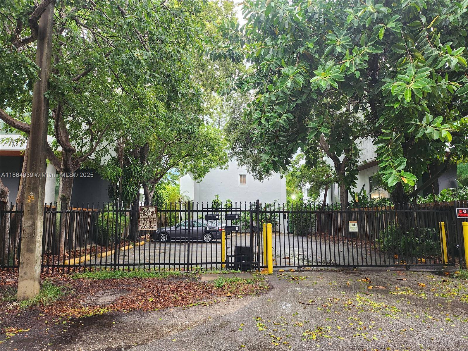 2828 Coconut AveMiami - Townhouse/Villa-Annual,Townhouse condo unit 3 - picture