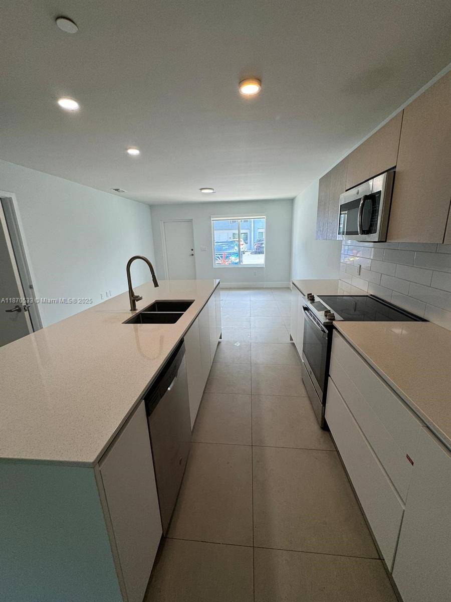 2555 NE 193rd StMiami - Apartments-Annual,Townhouse condo unit 2106 - picture