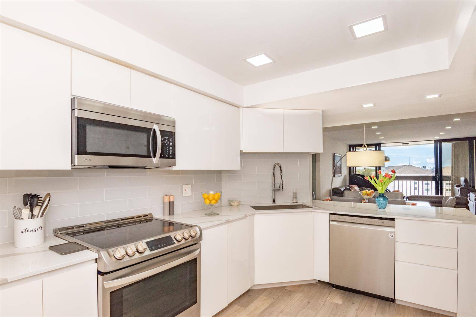 2400 PresidentialWest Palm Beach - Condo condo unit 801 - picture
