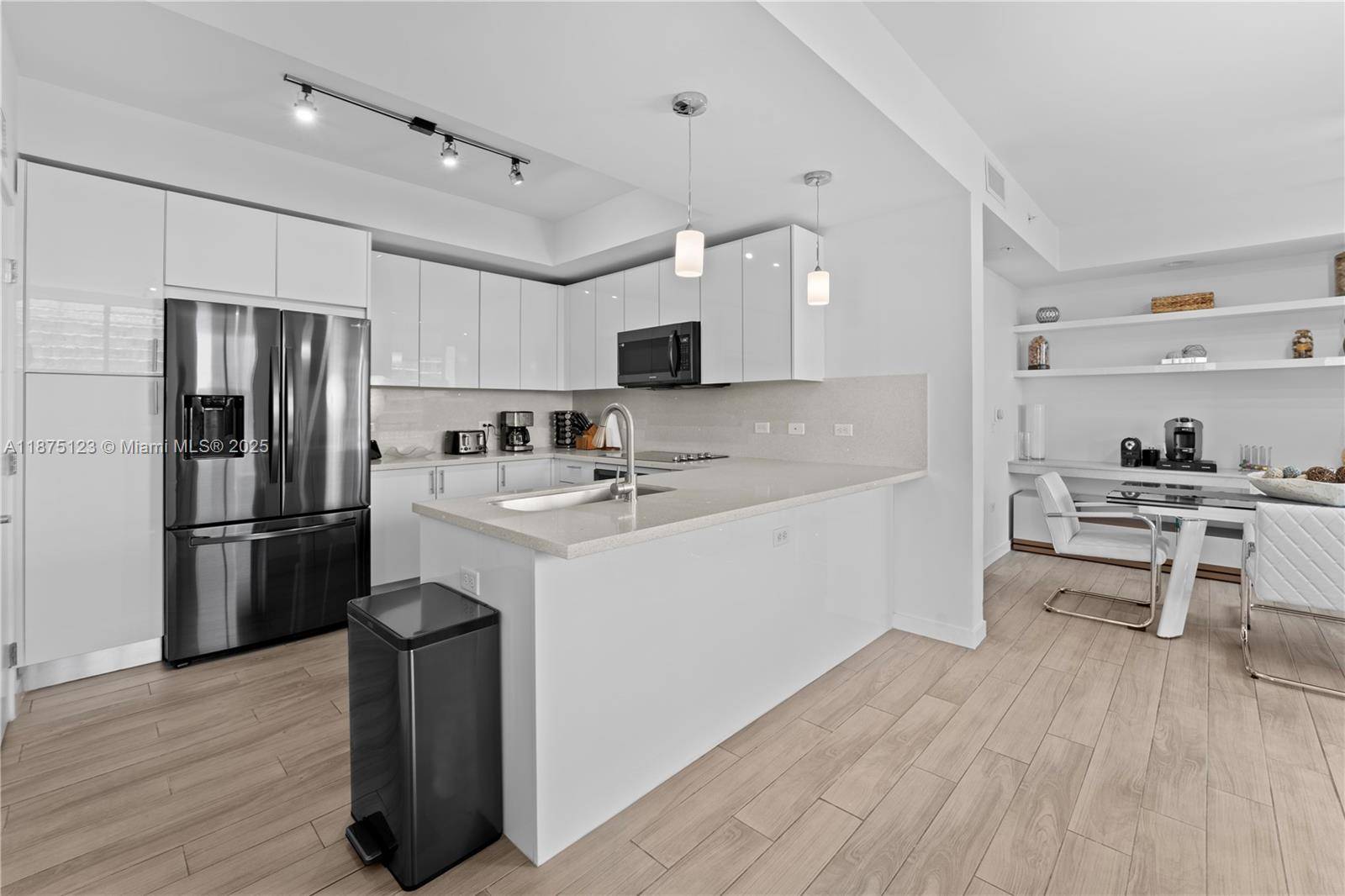 999 SW 1st AveMiami - Condo/Co-Op/Annual,Condo condo unit 3304 - picture