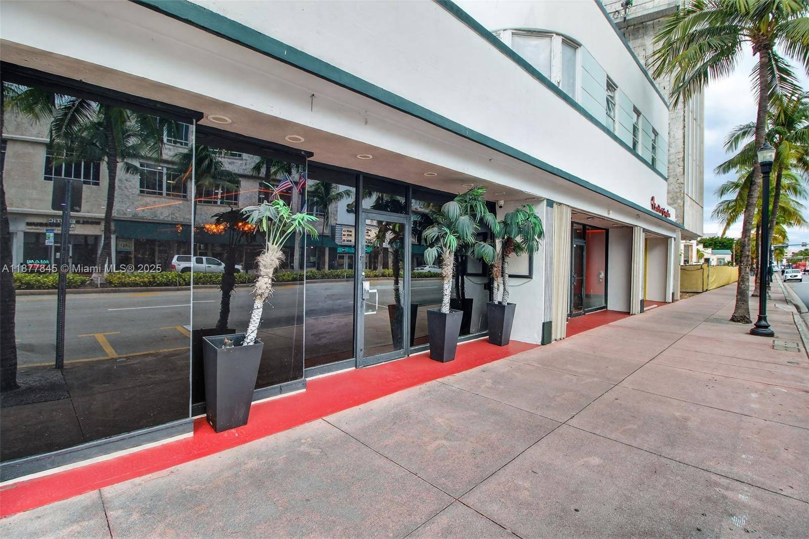 1216 Washington AVEMiami Beach - picture