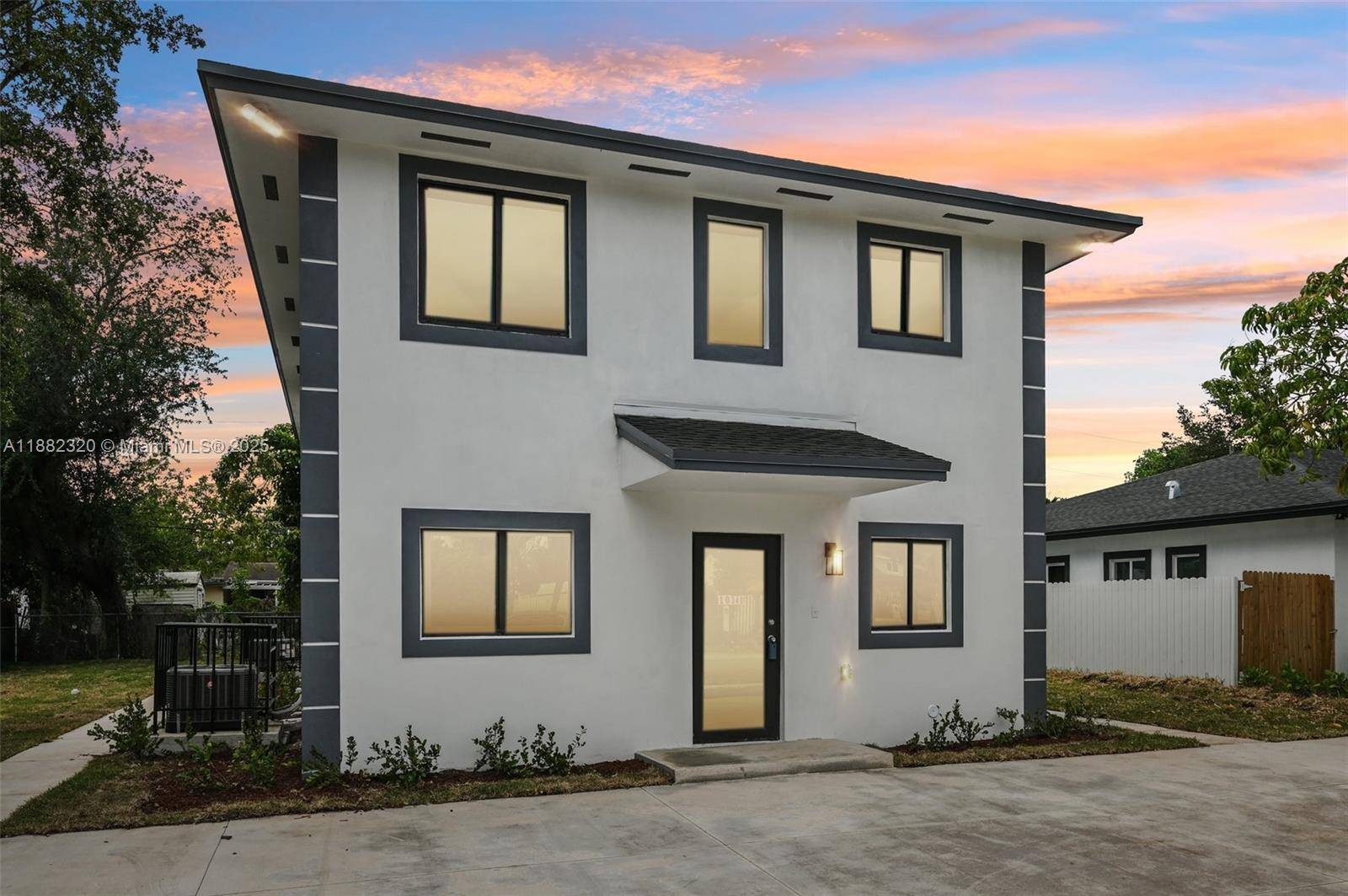 10340 NW 29th AveMiami - Duplex/Tri/Quad-Annual,Townhouse condo unit 10340 - picture