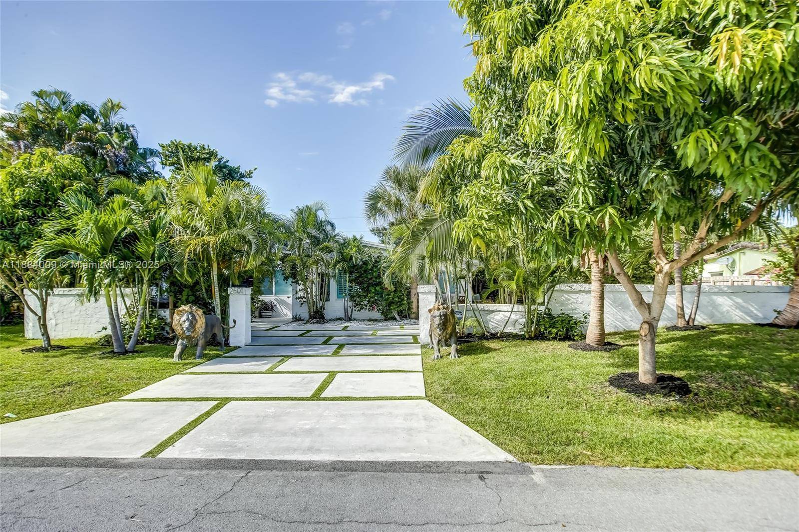 2601 NE 11th CtFort Lauderdale - picture