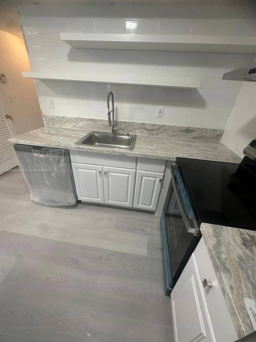 1120 102nd StBay Harbor Islands - Condo 1-4 Stories,Condo condo unit 15 - picture