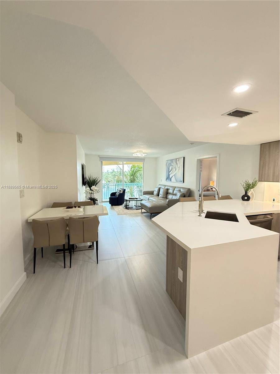 201 Golden Isles DrHallandale Beach - Single Family-Seasonal,Condo condo unit 302 - picture