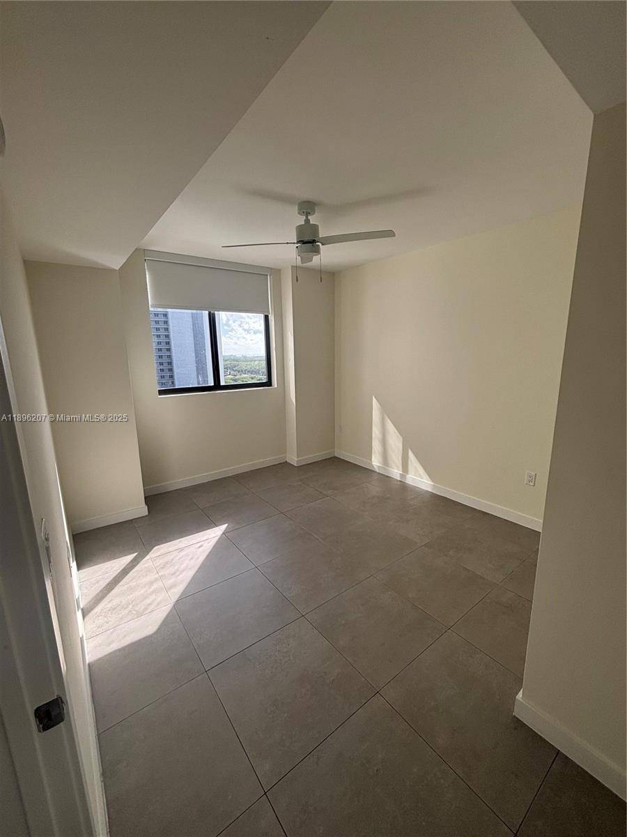 16395 Biscayne BlvdNorth Miami Beach - Apartments-Annual,Multi Family condo unit 1507 - picture