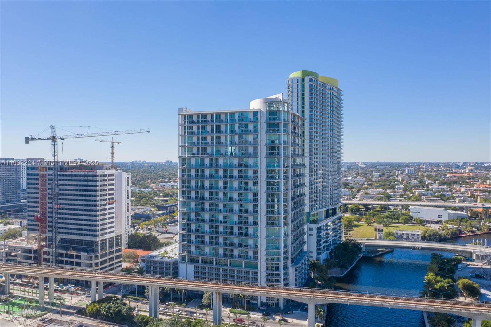 690 SW 1st CtMiami - Condo/Co-Op/Annual,Condo condo unit 1215 - picture