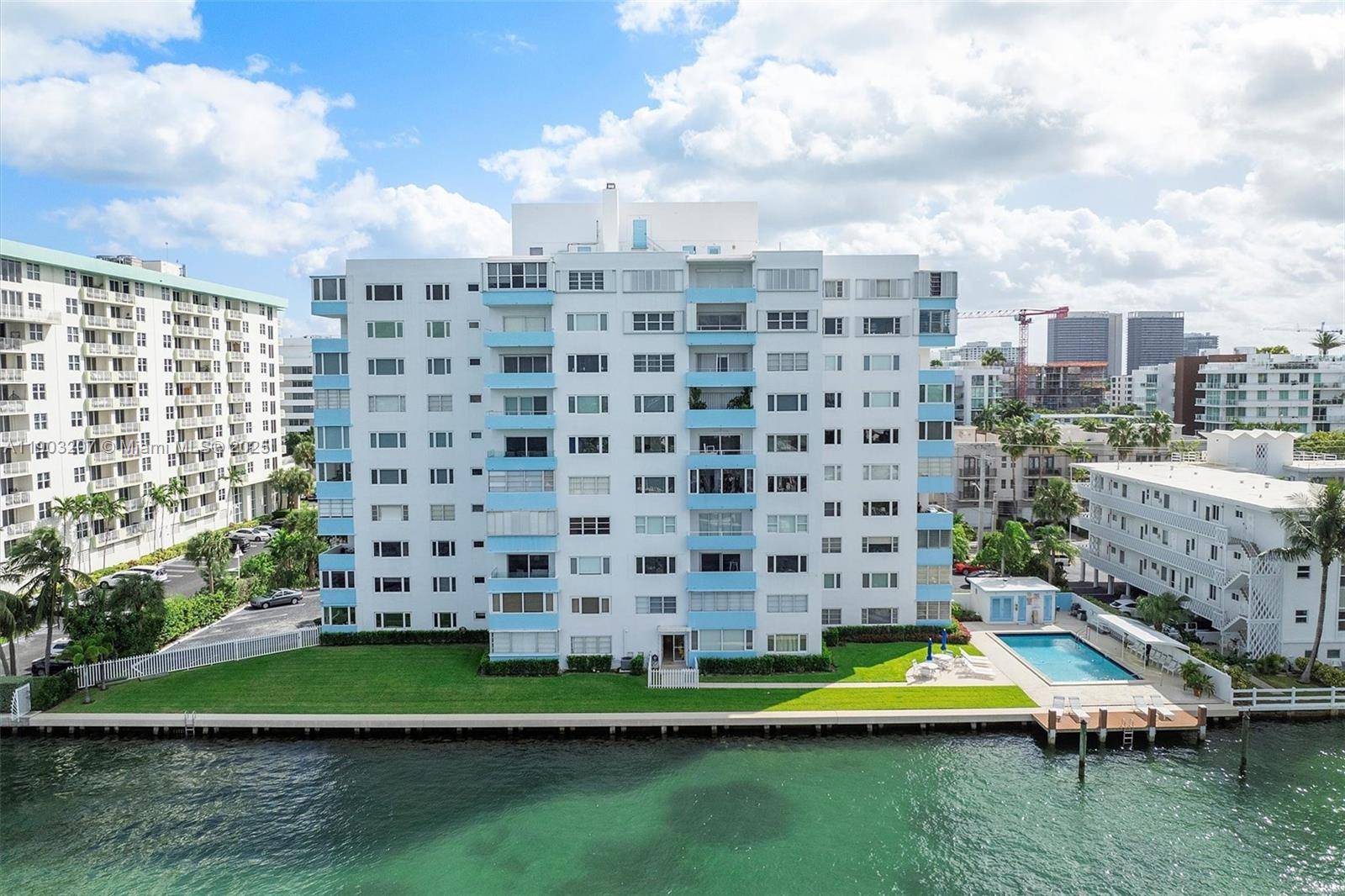 10300 W Bay Harbor DrBay Harbor Islands - Co-Op 5+ Stories,Co-Op condo unit 4D - picture