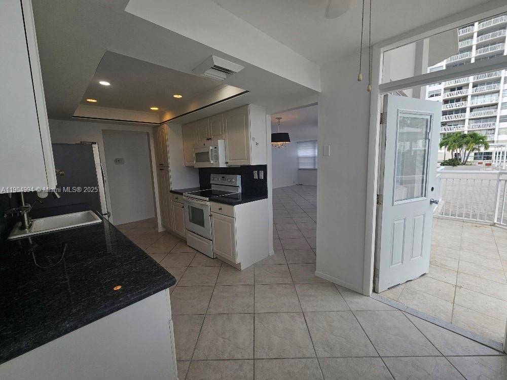 18041 Biscayne BlvdAventura - Condo 5+ Stories,Condo condo unit 204 - picture