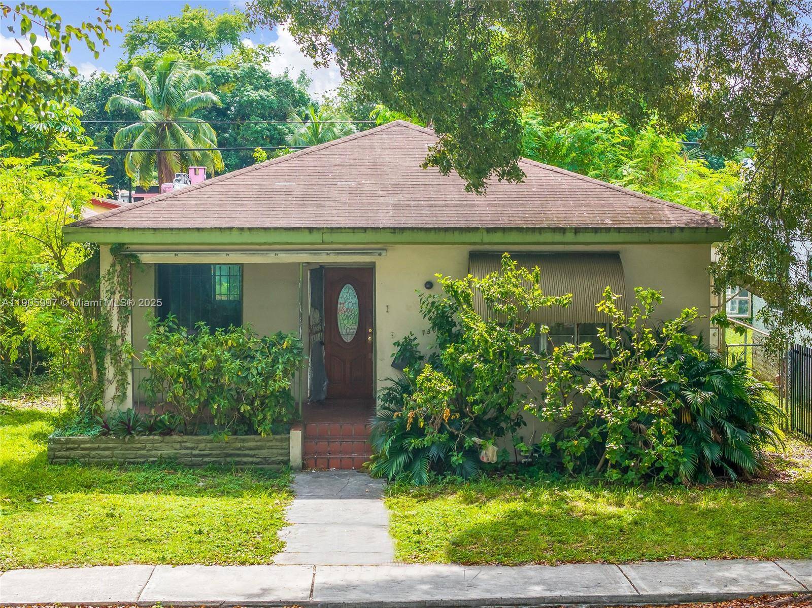 738 NW 47th StMiami - picture