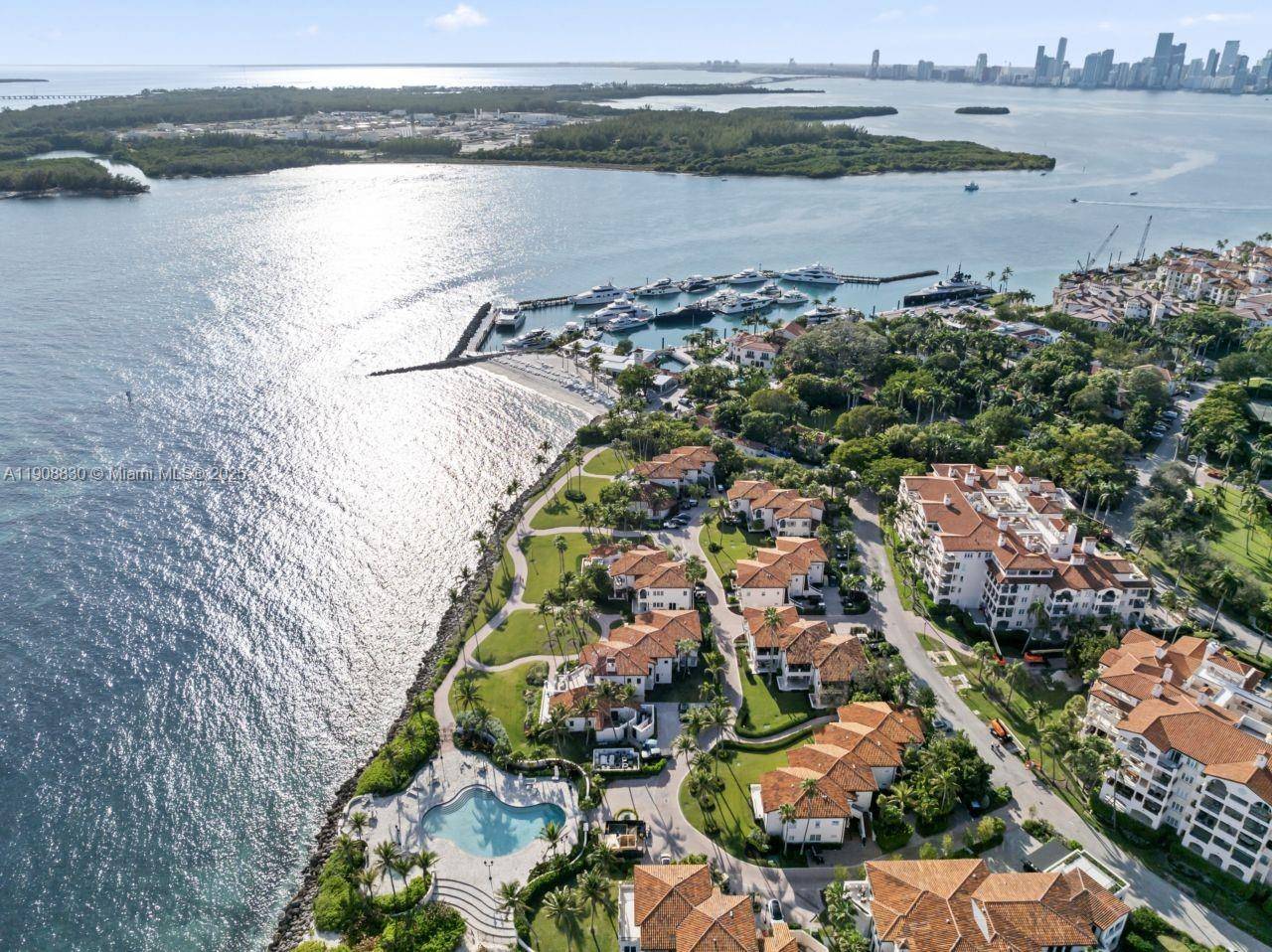 19217 Fisher Island DrMiami Beach - Condo/Co-Op/Seasonal,Condo condo unit 19217 - picture