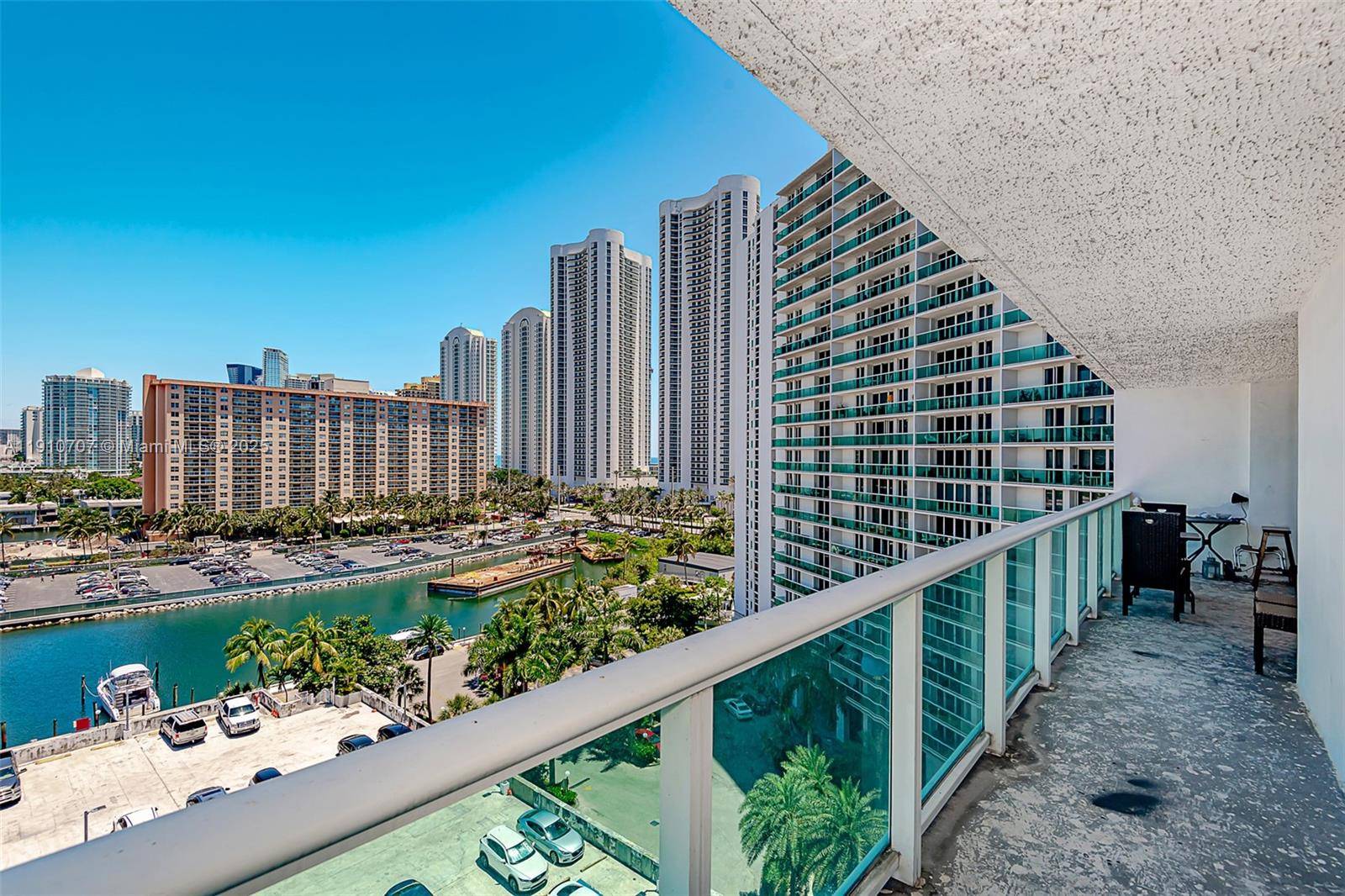 100 Bayview DrSunny Isles Beach - Condo/Co-Op/Annual,Condo condo unit 1028 - picture