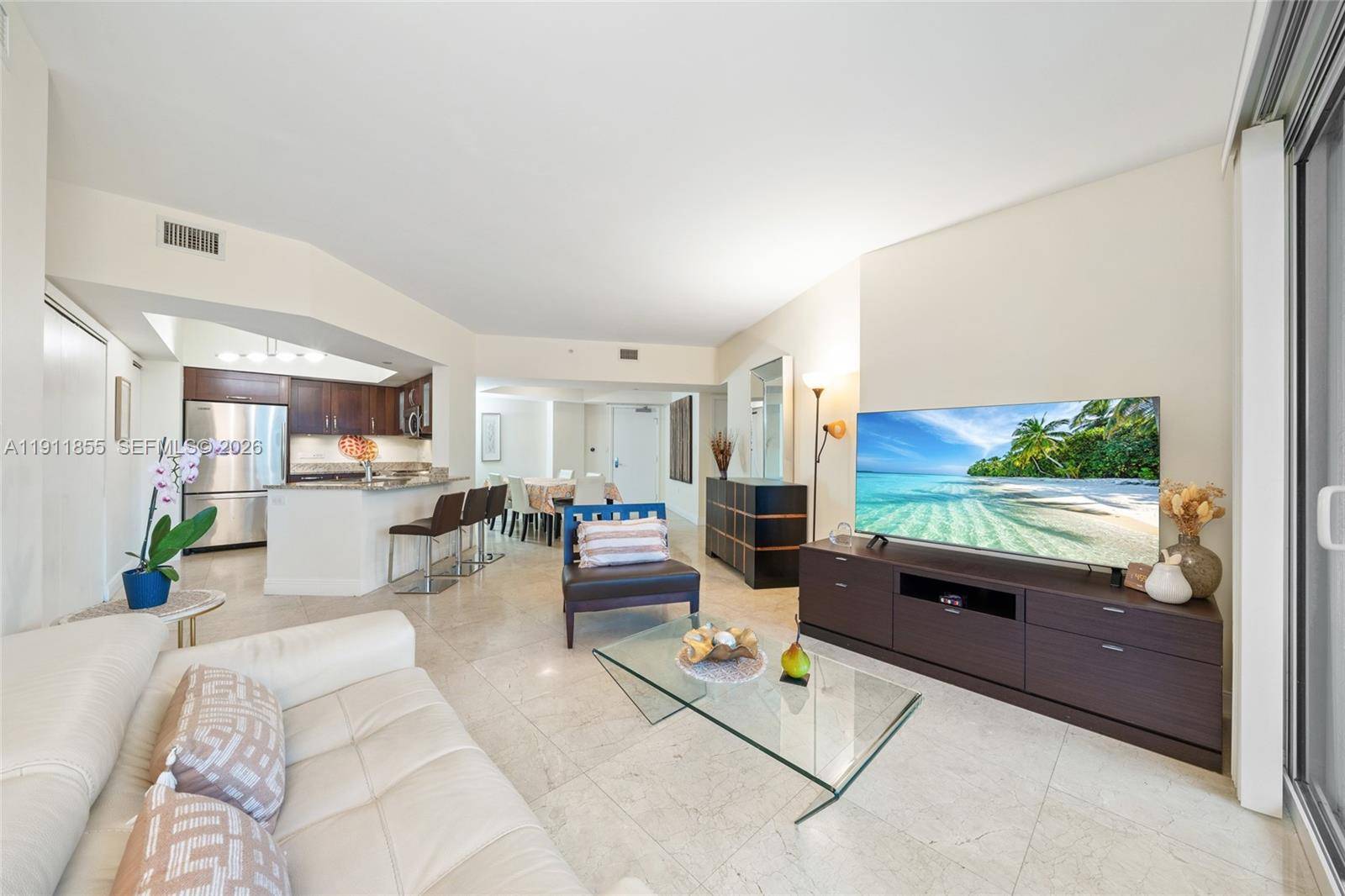 19900 E Country Club DrAventura - Condo 5+ Stories,Condo condo unit 816 - picture