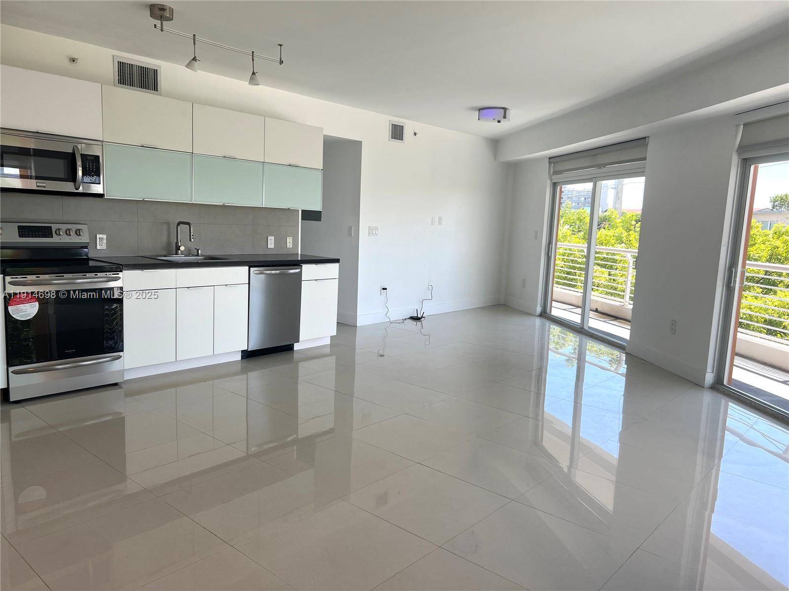 7700 Tatum Waterway DrMiami Beach - Apartments-Annual,Condo condo unit 301 - picture