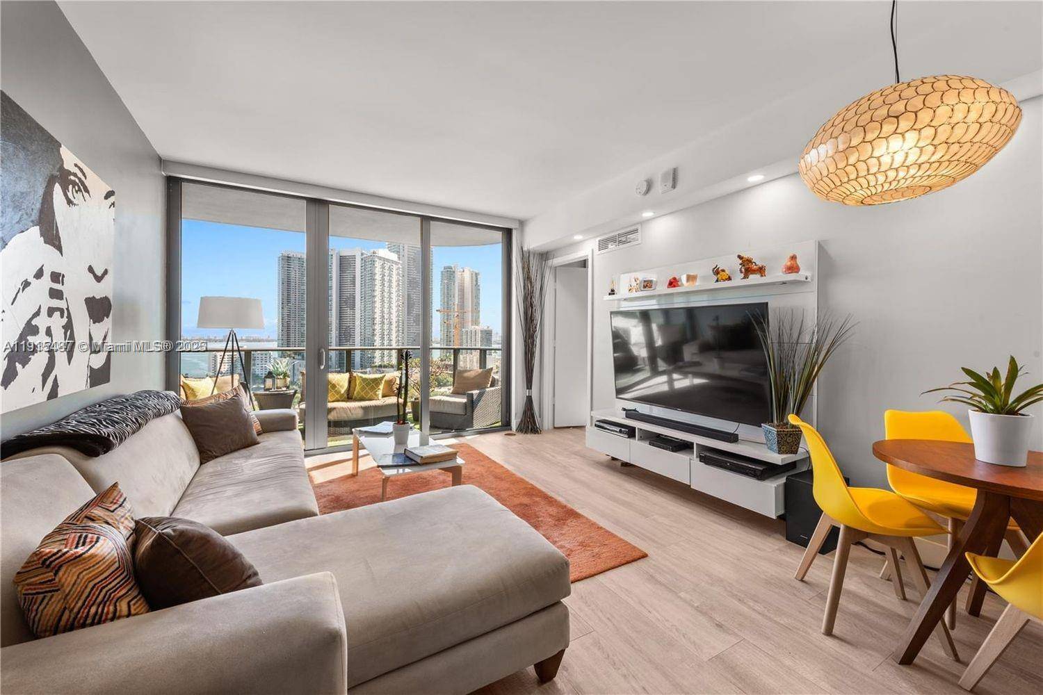 121 NE 34th StMiami - Condo/Co-Op/Annual,Condo condo unit 1705 - picture