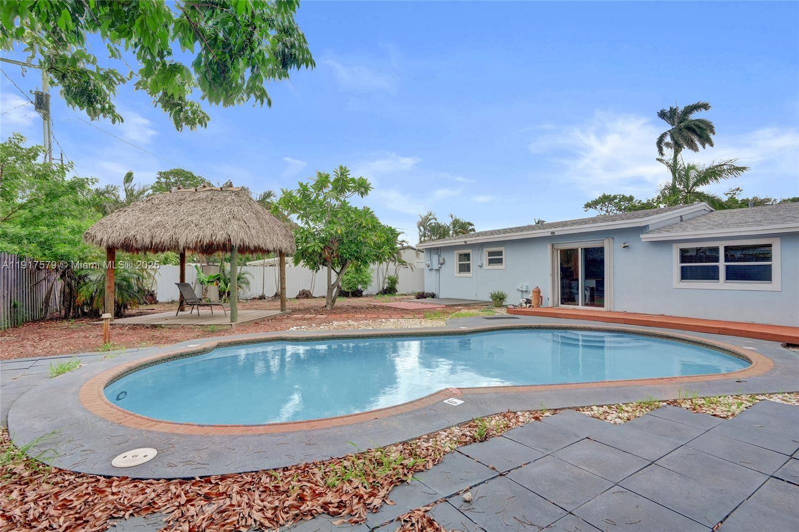 2281 SW 15th StFort Lauderdale - picture